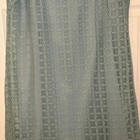 Loft Dress - Picture 3 of 10